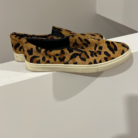 Steve Madden ecentric pony hair, leopard print flats - Picture 2 of 10